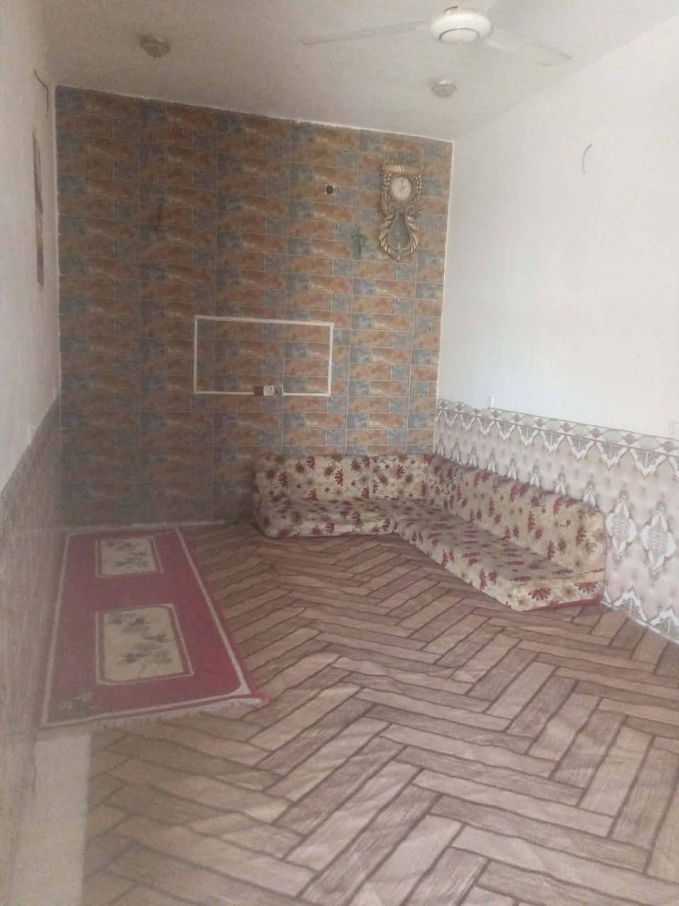 بيت اوقاف للبيع 200متر جلبيه خلف جامع شاكر هندس 3غرف وصاله وستقبال ومطبخ وصحيات خارجيه وداخليه للستفسار ***********
