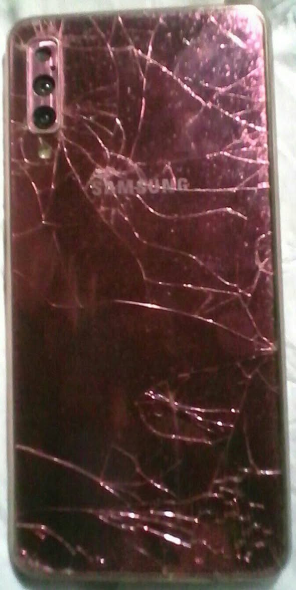 سلام عليكم من رخصة أَلأَدمن أَلمحترم للبيع جهاز سامسونج ذاكرة128 بطارية5000 بصمة أصبع جانبية ألجهاز نقصة شاشة فقط سعرة25الف للشراي  ألأتصال على هذا ألرقم﴿***********﴾
