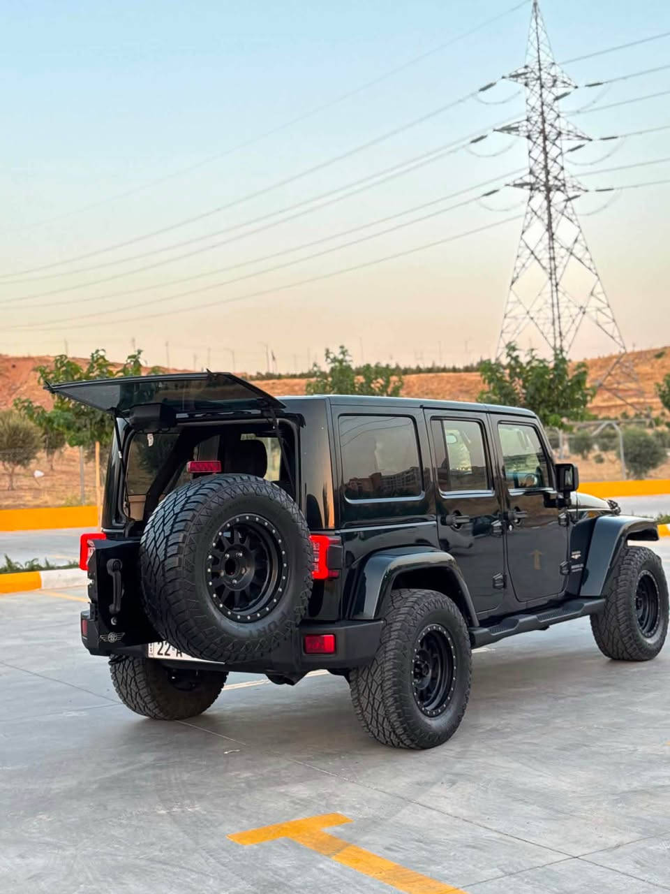 ...﷽...
Jeep wrangler 🇺🇸
جێب ڕانگلەر مۆدیل 2012 سفری خلیج (هارلم)
ڕەنگی زەیتوونی تۆخ ، کامل کراوە بە 2020
تایە و ویلی جەبەلی بۆ بەستراوە 
سەقفی پلاستیک مەرغووب 
گێر و مەکینە و کارەبایی بەشەرت 
ئەکسل و دەبڵ ئەکسلی بەشەرت 
تەبرید سارد و گەرم بەشەرت 
سەنەوی ژینگە و ڕێگاوبانی تازەیە بە ناوی خۆمانەوەیە 
کامل سێرفز بۆ کراوە ، ڕۆنی مەکینە هایدرۆلیکی گێر 
سەیارەکەمان سفری ئێرەیە و بێ بۆیاخ (clean title )
سارد و بۆیاخ و پارچە گۆراوی نیە ...
ماوەی ڕۆشتنی سەیارەکە تەنها ١٢٠ هەزار کیلۆمەتر 
ژمارە موبایل لەسەر ڕەسمەکان دانراوە ..
شوێن سلێمانی السليمانية, العراق
