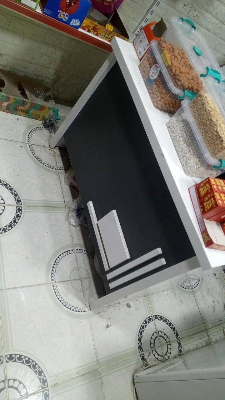 اغراض محل للبيع كلهن ب ٢٠٠ وبيهم مجال


**إذا كنت صاحب هذا الإعلان وتريد حذفه لأي سبب، رجاءا أرسل رسالة إلى الدعم الفني**