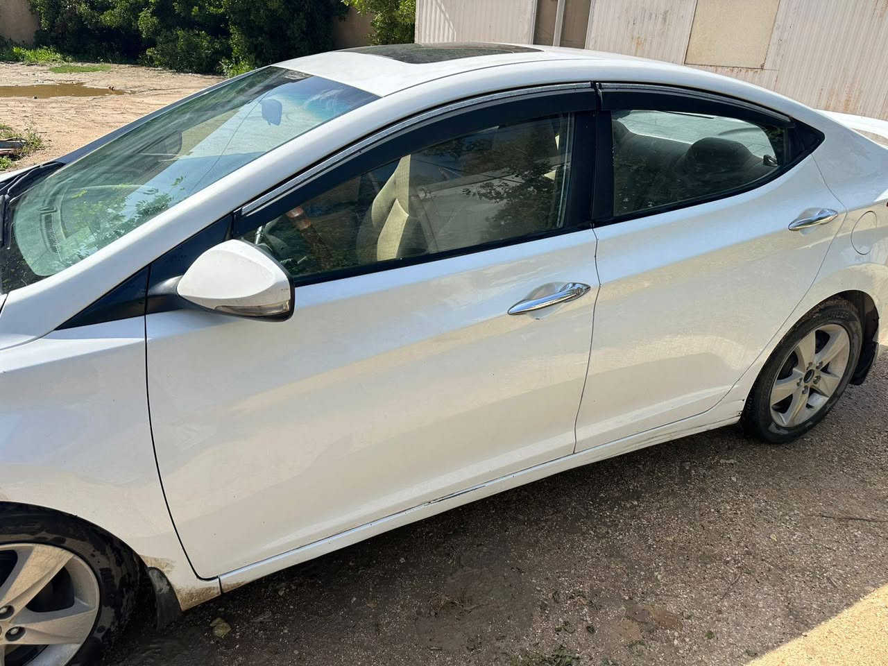 السلام عليكم 
سيارة النترا موديل 2014 وارد خليجي بيها جاملغ عكس السايق الخلفي بيه معجون وصبغ  مواصفات السيارة تحكم جهتين كاميرا خلفية شاشة  فتحة سلايدروف دواخل أسود وبيجي ويل كب مكينة مامفتوحة رقم كربلاء   تحويل السيارة ثاني يوم واسوي عقد مروري مو مكاتبة لليشتري 
السعر ١٠٣
المكان كربلاء المقدسة 
للاستفسار الاتصال على صاحب السيارة  
***********
مكلف بالنشر فقط
