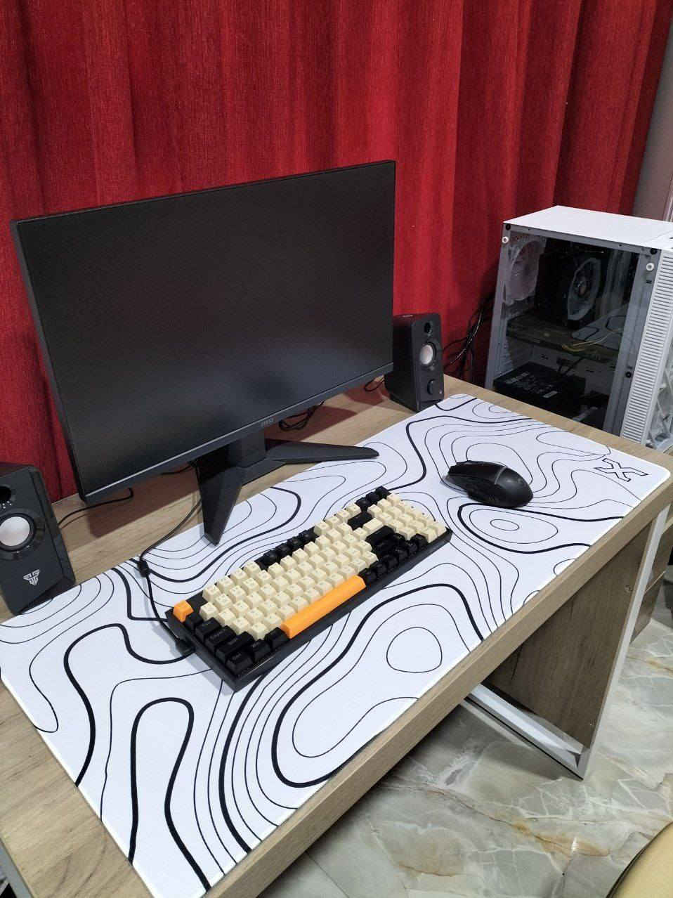 ميز+جرار من خشب ثقيل جودة عالية وقواعد حديد، الأبعاد: الطول 100 العمق 60 الإرتفاع 75 مستعمل قليل جداً وخالي من الكسور أو الخدوش السعر 145 ألف مكاني ياسين خريبط
***********
