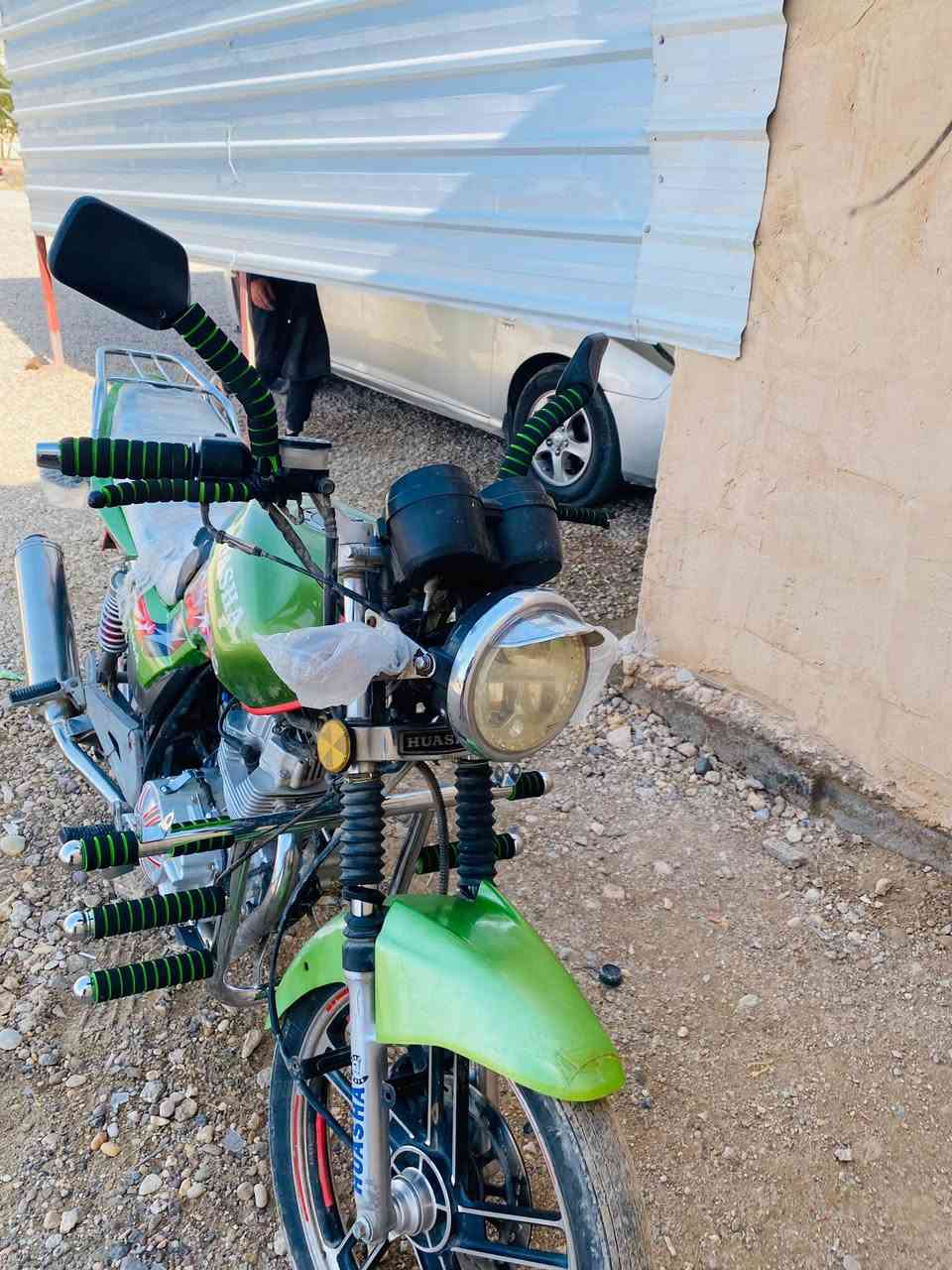 السلام عليكم 
أخوان هيوشه 2022 نظيف مثل ما موضح بالصوره كامل من كلشي ما ناقصه شي نكره سلف محرك وكير كله مكفول الكشر ماله بلادي كهربائيات كلها شغاله السعر 760 وبي مجال للتواصل ***********
