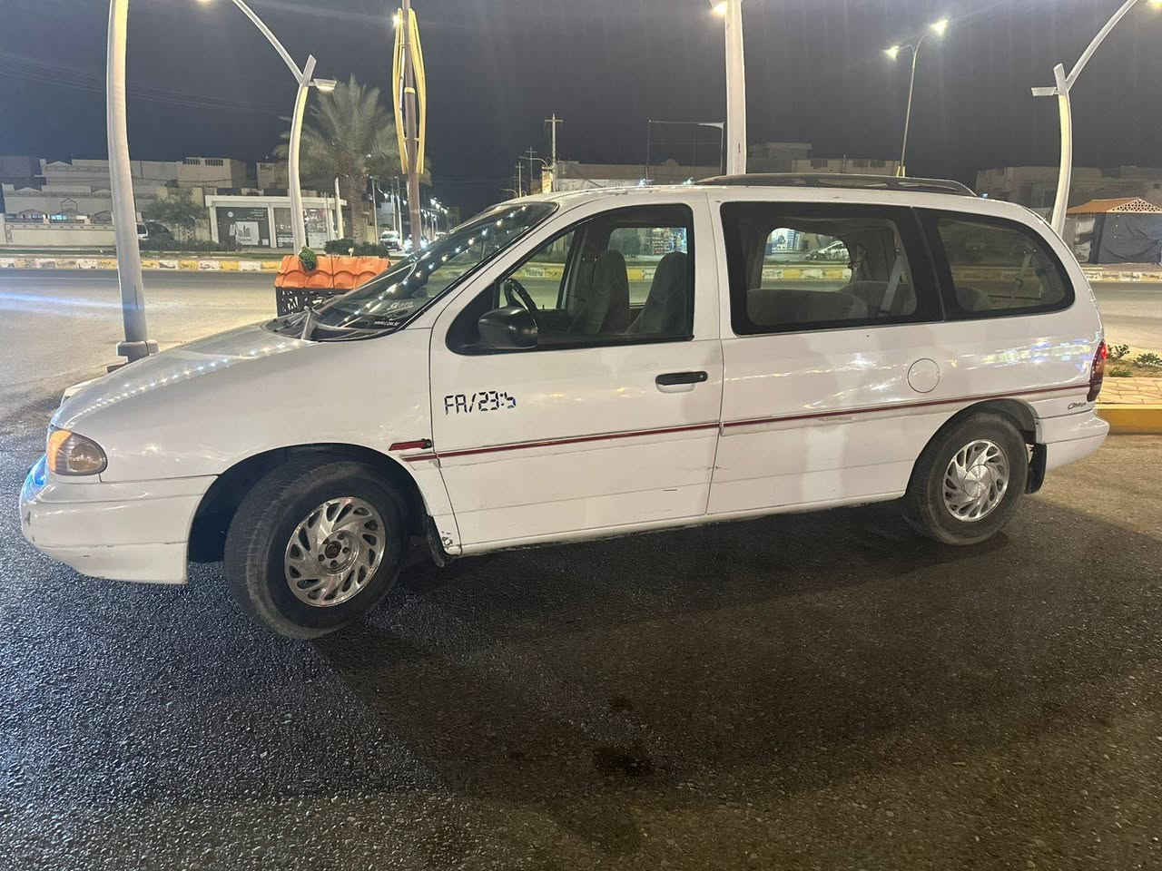 سلام عليكم ورحمه الله وبركاته
فورد وند ستار 95 بغداد 
بلاديه مكينه 3800دكشن فافون
تبريد ثلاث قطع يرادله صيانه سياحي كامله السياره يحتاجلها حساس تي بي اس وزوج تايرات فقط العنوان فلوجه
التواصل فقط واتساب او اتصال
***********
السعر 48 ورقه
