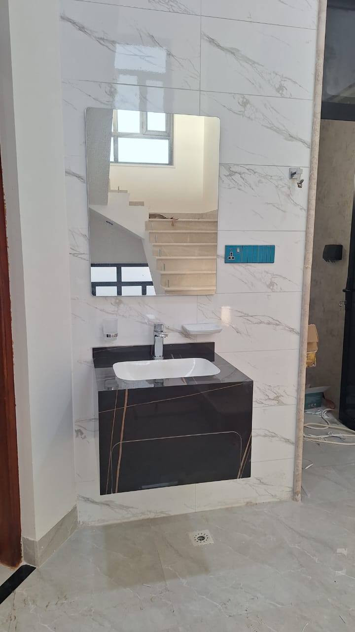 لأن منزلك هو مملكتك، والراحة تبدأ من أدق التفاصيل.. ✨ 
باجود الماركات العالمية 💥❌❌❌ متوفرة
خلاطات ، مغاسل ، مراحيض ، أكسسوارات ، وكافة المواد الصحية
بضاعة ذات جودة عالية بتصميم عصري ...
لدى معرض أرشد للحمامات  الحديثة 
 العنوان :- الأنبار  - الرمادي - قرب جامع الكبير
او الاتصال بالارقام التالية
‏‪0790 672 5974‬‏
‏‪0782 110 3657‬‏ واتساب
زورونا وسنكون عند حسن ظنكم
