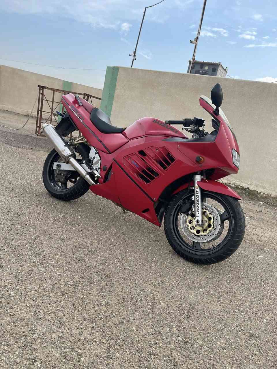 سلام عليكم دراجه سازوكي قرش 600 بيه خربطه جانت متروكه للبيع اومراوس   ***********
