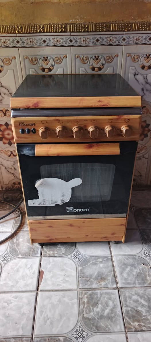 السلام عليكم
غراض للبيع 
طباخ اربع مشاعل مصري نظام بوري شغال كامل السعر 160 وبي مجال 
غسالة نضيفة شغالة السعر 70 وبيها مجال 
المكان بغداد المشتل 
***********
اتصال او واتساب
