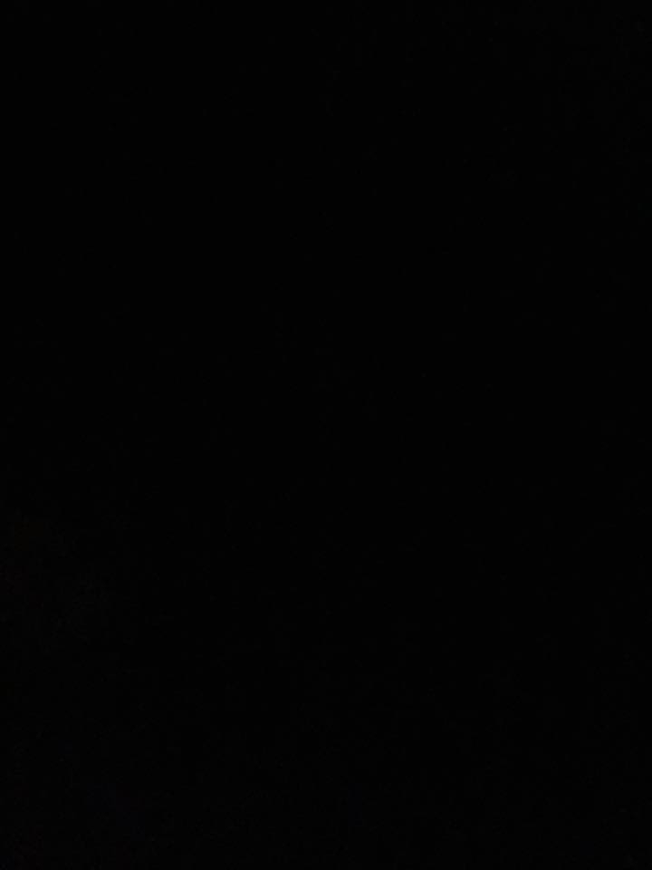 تلفزيون axen مو سمارت شغال 100% ما مفتوح و نظيف  ***********
