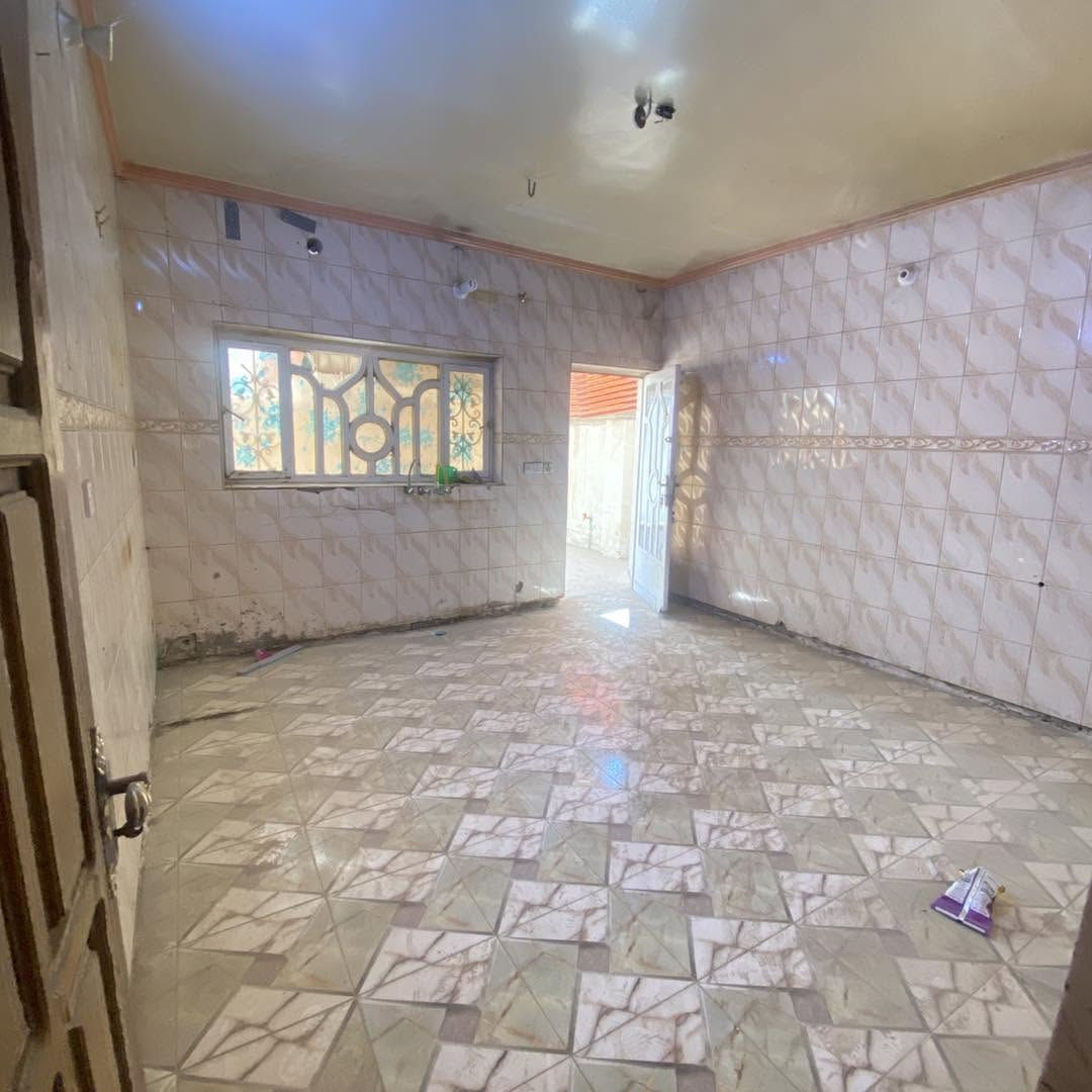 🏘️ / دار للايجار مسـاحه (٢٥٠)م طابو (صـرف )          

بناء نظيف جدا 🏡
1️⃣ الطابق الاول / غرفه نوم .مطبخ. مجمع صحيات  . هول   . استقبال .طارمه 

2️⃣ الطابق الثاني / غرفه نوم 

📍 الموقع / خلف كراج الموحد _ شارع ام البنين موقع ممتاز 
                             

للأستفسار ☎️: (***********)
:(*********** )
