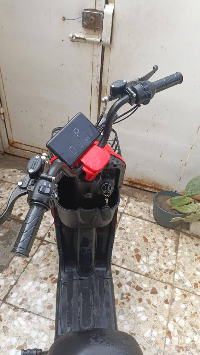 R9-2025
اشتريتة اول ما نزل الـ2025

بطاريات مبدلهن ماصار هواي 

مواصفاتة معروفة 

يمشيك بشحنة وحدة 26 كيلو واكو جوة صورة تثبت👇👇

اربع سرعات 

نظام الـPark 

يرجع ليورة R

اربع اشاير 

خمسة بطاريات v32

السعر 400 وبي مجال اذا شراي 

كربلاء 
‎0780 753 1739
