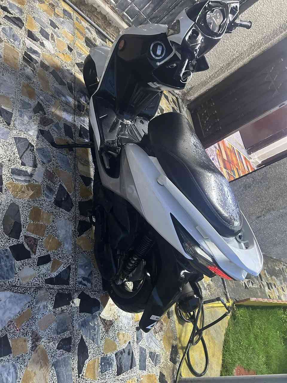 سلام عليكم لد ياباني للبيع بعده رمبه دراجه برغي نقص مابيه دراجه خير من الله . تجي تاخده من باب البيت .شرط 
مكاني بغداد الحريه ؟
رقمي *********** 
السعر مليون و 950
