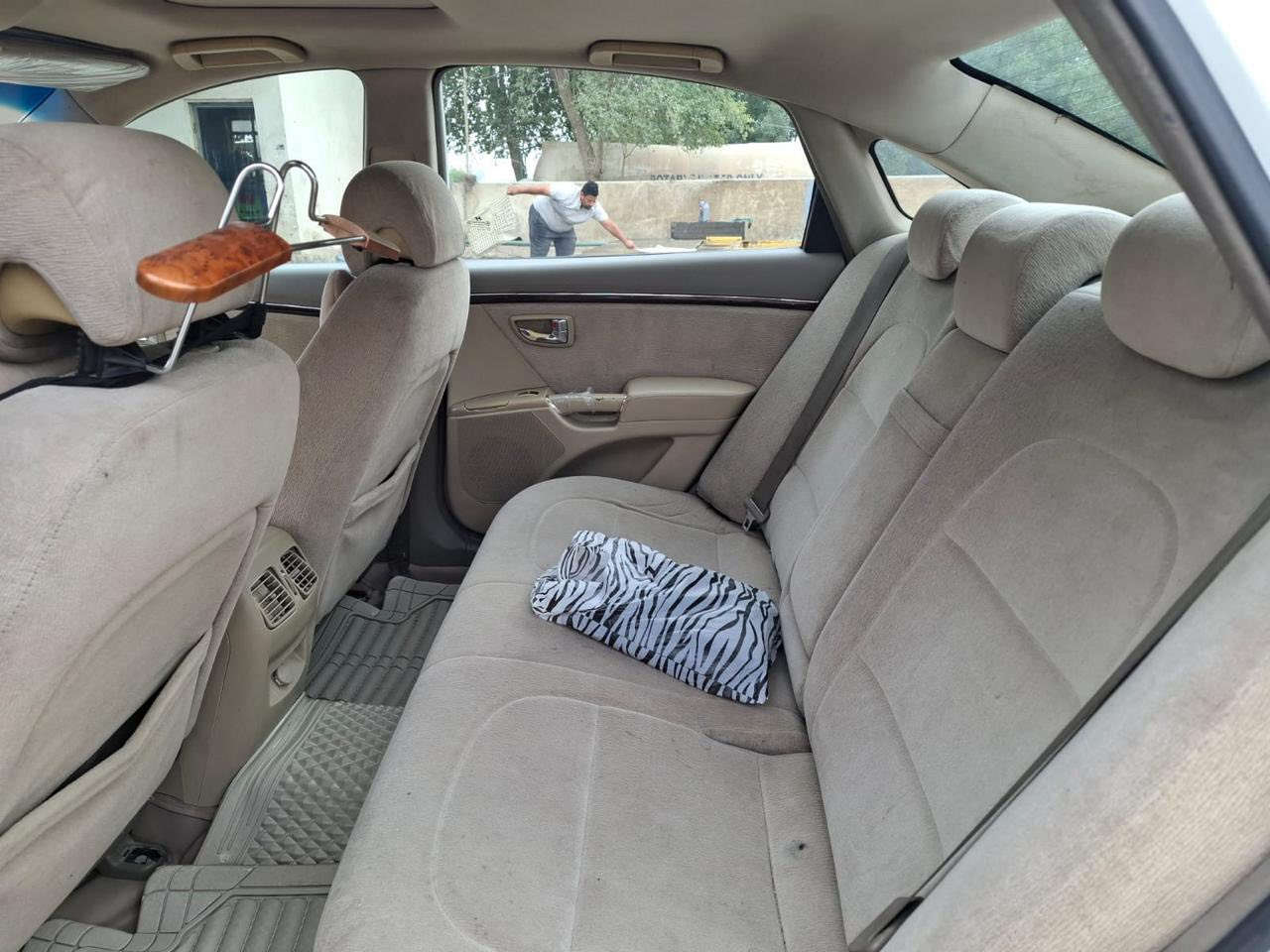 مرحبا للبيع ازيرا 2011 سبورت رياضي فول مواصفات سياره جديده وجاهزه رقم جديد تحويل وكاله حاضر تخم تاير مكينه وكير وتبريد كله ع الشرط حداديه زيرو بك لايت لد لايت لد فتحه تحكم جهتين كشن كهرباء العنوان النجف الأشرف سعر 120 بيها مجال الخاص مغلق اتصل وتدلل رقم صاحب السياره ***********
