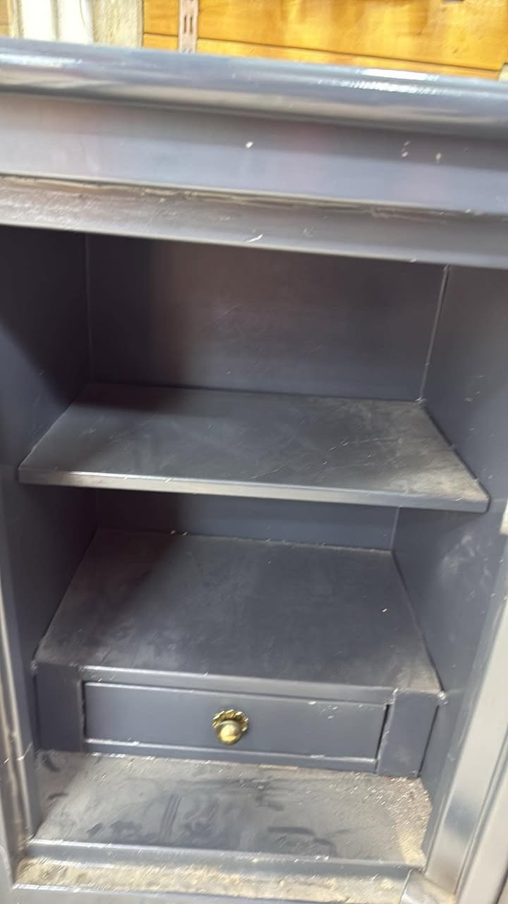 قاصه مستعمله نظيفه 
الطول 78
العرض52
النزال53
الموقع بغداد الجديده 
السعر 400
موكل بنشرها ✅✅
الوزن غير معروف لكن ثقيله جدا


**إذا كنت صاحب هذا الإعلان وتريد حذفه لأي سبب، رجاءا أرسل رسالة إلى الدعم الفني**