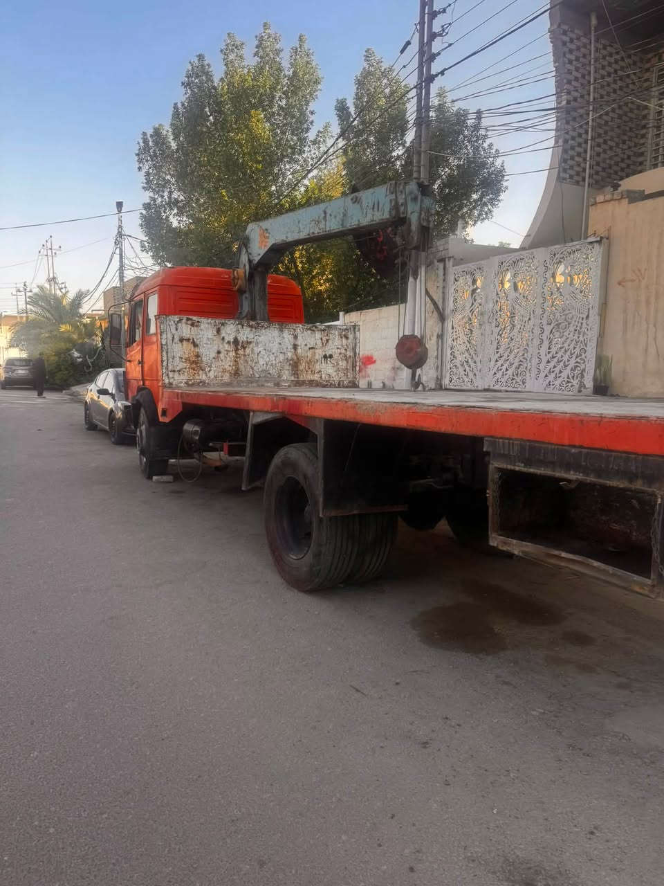 للبيع البى سنويه كرين معامله كامله واصله البصمه محرك وكير مكفولات سوبر سته كير البي تخم تاير جديد كرين سوبر زت ٤طن تريدها هيه وكرينها تريدها بلا كرين سعرها ١٠٠ وبيها مجال الرقم ***********
