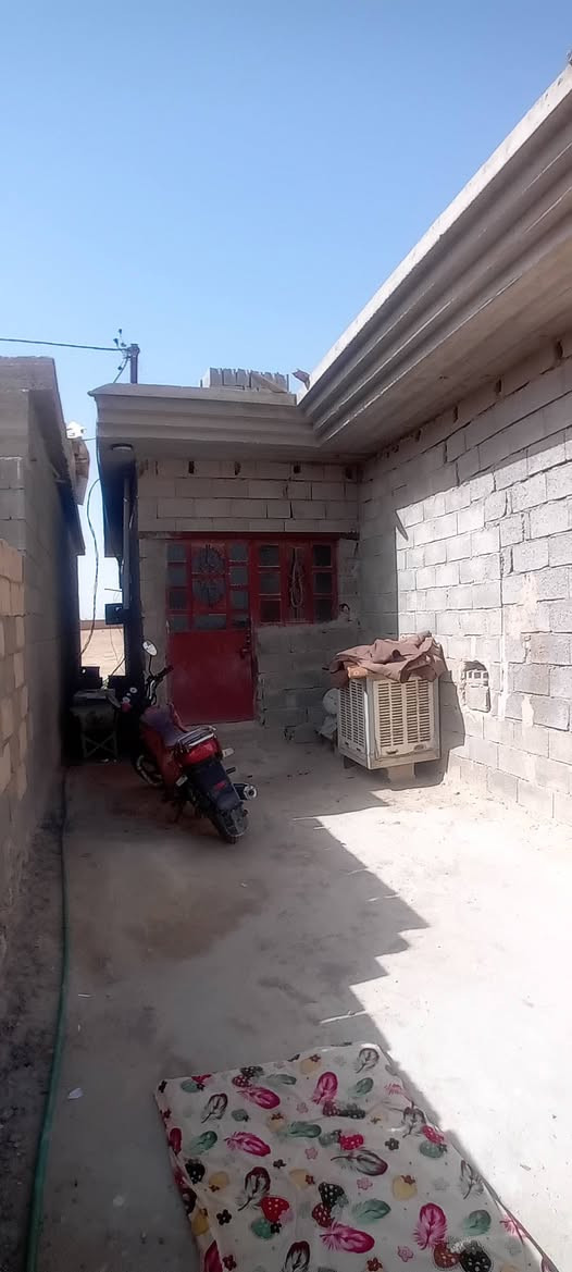 للبيع بيت يم ساحت صمود كامل من داخل مقدم عل طابو  بس طوب مساحت لارض  600 سعر ،،،،،،،،24 وبيه مجال اي ستفسار تصال عل رقم***********
