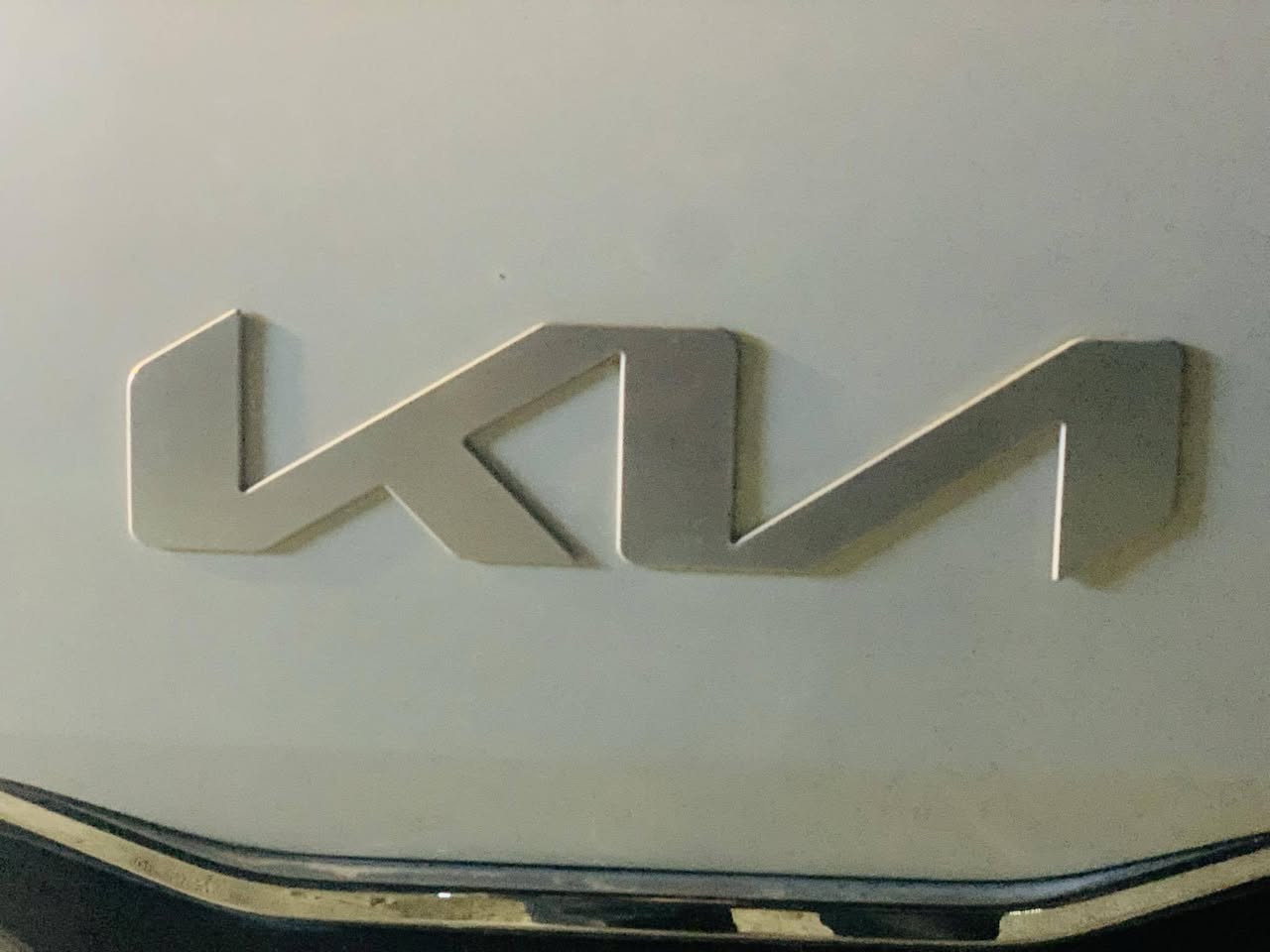 السلام عليكم كيا بنكو حمل 2023 ماشية 27الف سيارة زيروو كفالة عامة من دعامية لدعامية سيارة مال جناي جديدة كلش سعر 155وبيهة مجال لشراي رقم /*********** مكان / بغداد العبيدي
