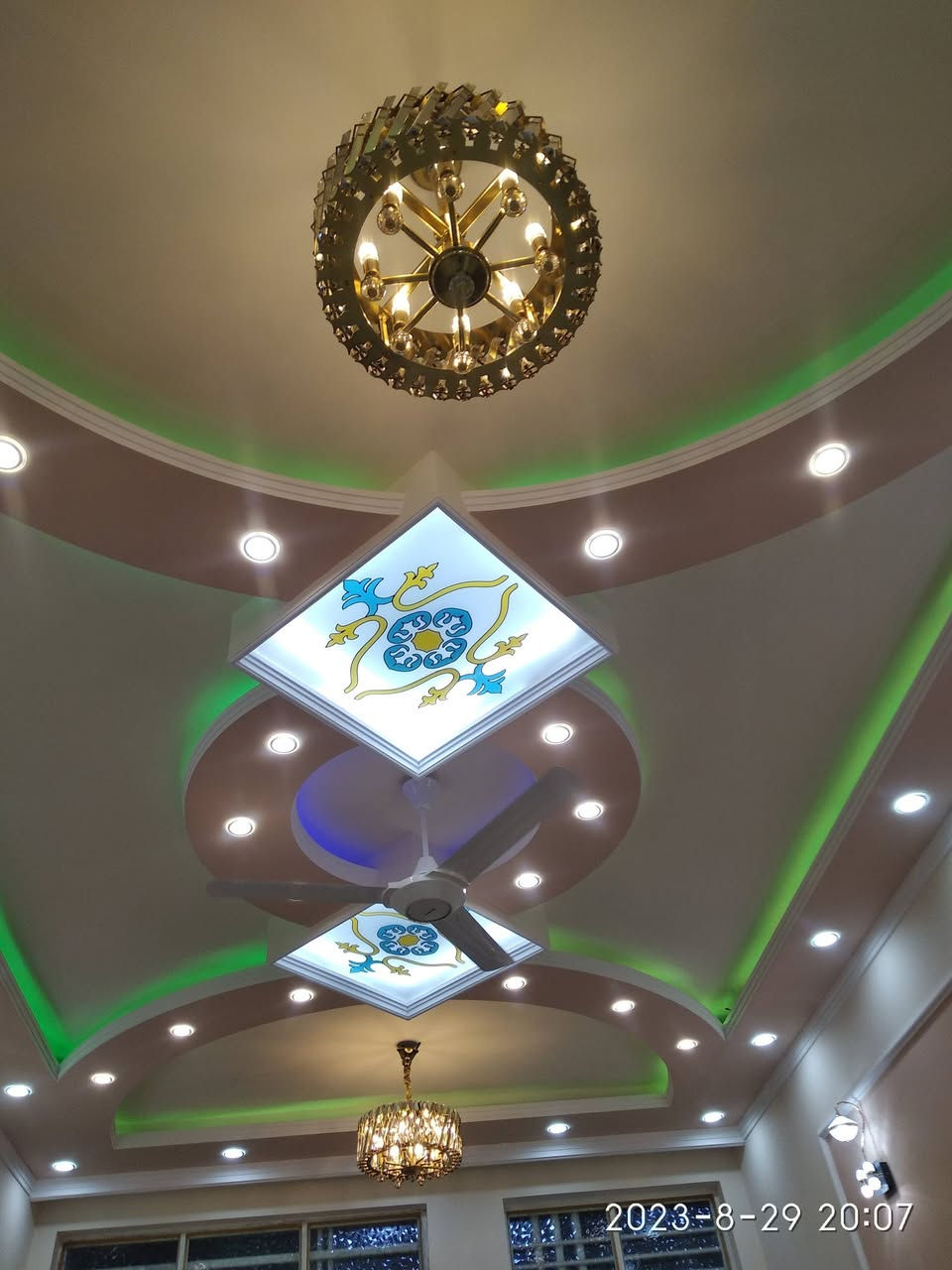 خلفه جبس بورد و سحب متفرغ للعمل على متر او يوميه 
الرقم ***********
