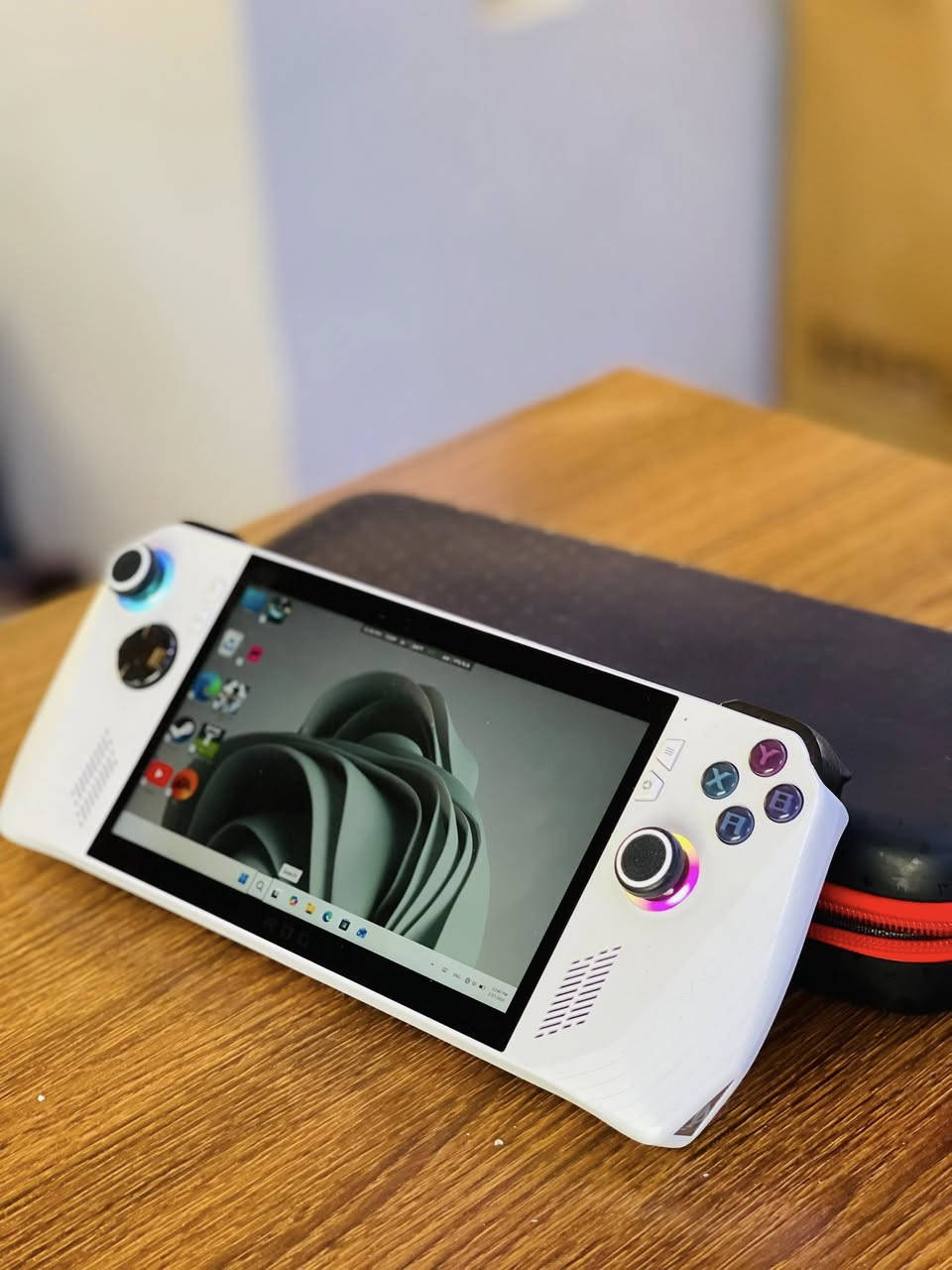 اسوس روك الاي إكستريم 512 ملحقات جنطه وشاحنه وبي كم لعبه وحساب جاهز 
سعره 560 قفل آخر سعر 
بغداد خطيب شعله 
***********
