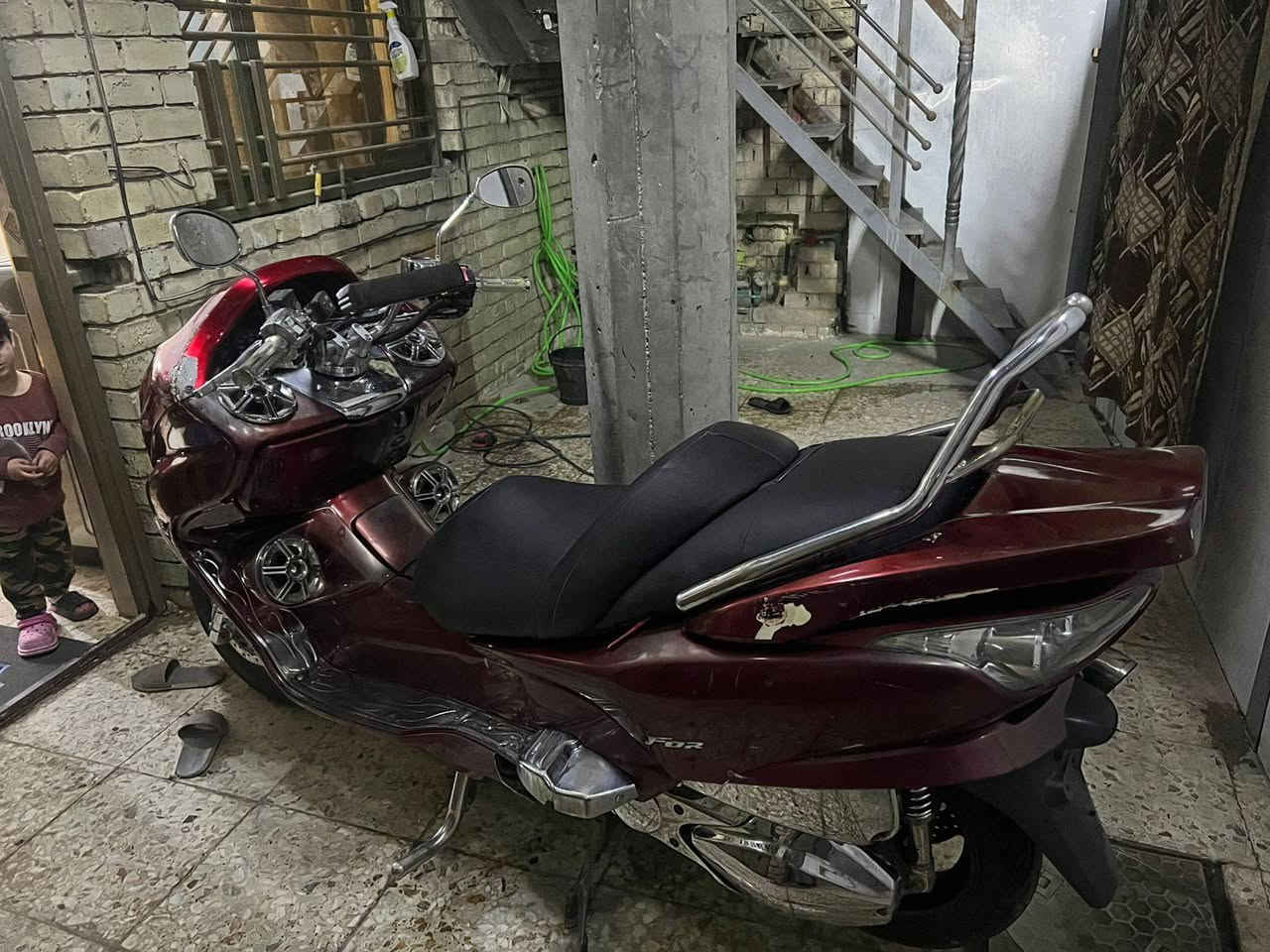 السلام عليكم 
دراجه فورزه 0/9
تزويد كامل
لون بلادي  من بره 
تزويد كله بلادي بصمه وسويج شركه ويها حتى وصل معرض مال رمبه موجود  
بجم بومه
كير عميه 
سماعه بلوتوث
مكينه مكفوله الدراجه خير من الله 
نواقصها تحتاج ترتيب  تريشه  وكذا هيج  
للبيع مكان بغداد  دوره شارع ستين 
***********
السعر مليون و400
وبيهة مجال 
اوراق كامله
