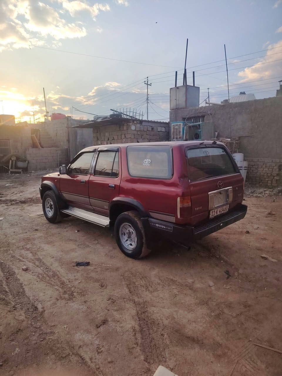 السلام عليكم سياره تيوتا موديل ٩٦ السياره مصبوغه عام جماليه بحاله جيده كير خير من الله مكينه بيهه تبخير كهربائيات كلهه شغاله شاشه كامره تخم تاير صدر خير من الله رقم انكليزي بغداد تحويل مباشر مكان السياره بغداد حي اور السعر 40 وبيها مجال الرقم *********** غير متواجد عل فيس
