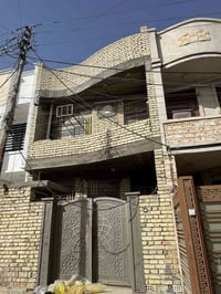 دار 100 متر للبيع مدخلين البيت  السعر مناسب جدا جدا   ‏حي الجهاد  (ديو...