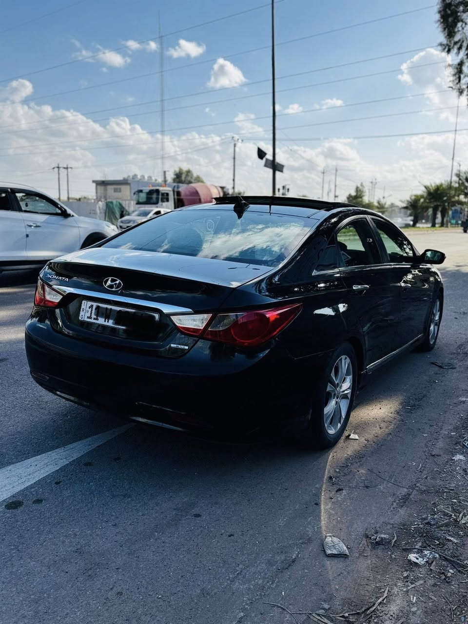 سلام عليكم سوناتا مديل ١٣
رقم بغداد فول موصفات 1/1 
بيه قطعتين بدون دواخل 
السعر ٩٥ وبيه مجال 
مكان بغداد سيديه 
***********
