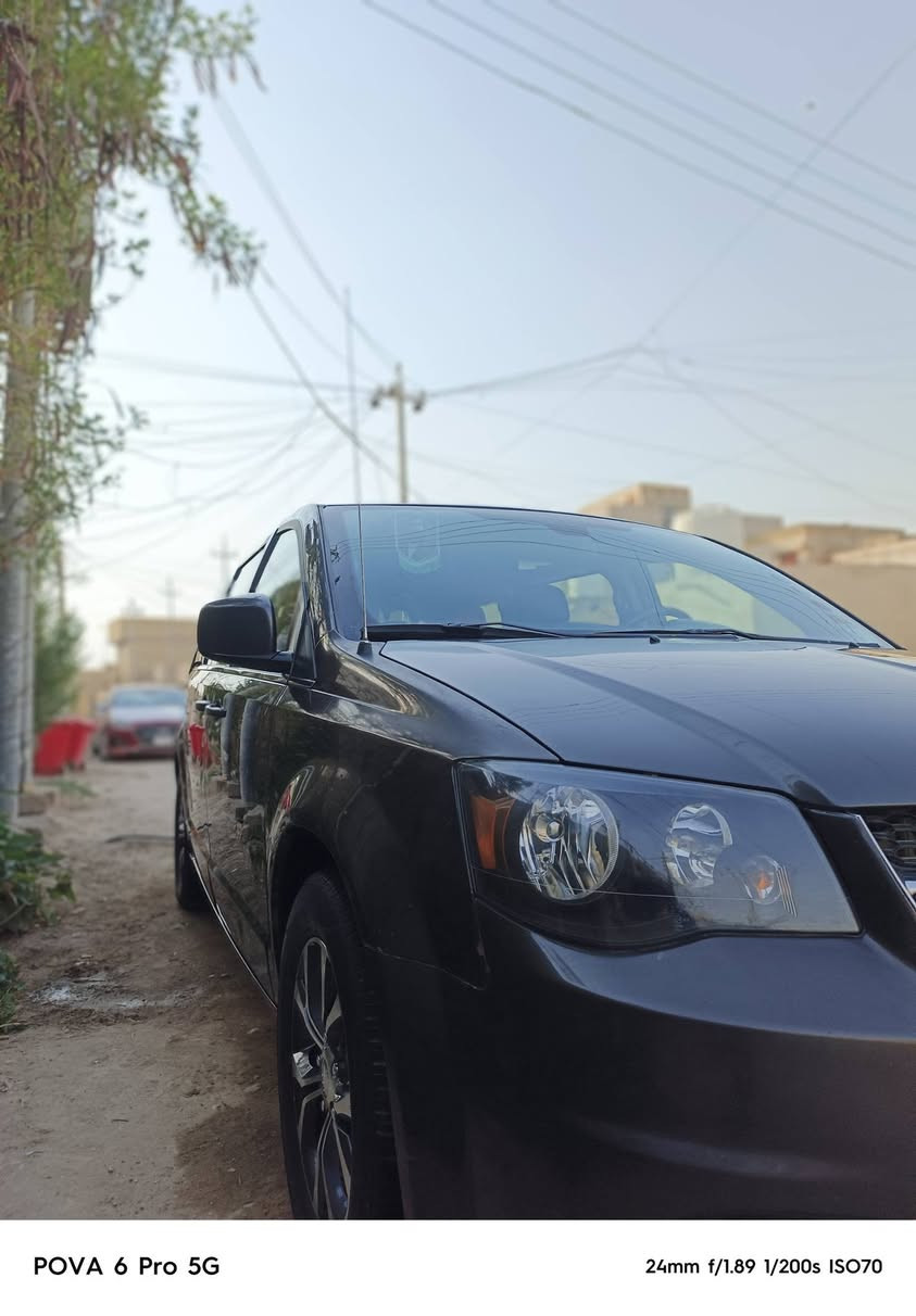 السلام عليكم دوج كرفان للبيع
🟡 المديل 2019
🟠بيبان كهرباء 
🟢صندوق كهرباء 
🔵تشغيل عن بعد
🟢تخم تاير جديد 
🟡حديدايه جديده
🟠كشنات تدفئه تبريد 
🟢مكينه 3600 
🔵سياره فول موصفات 
🟠سياره جاهزه من كلشي 
🟡لايتات زنون 
🔵الرقم ذي قار بسمي تحويل ثاني يوم 
🟠وبعد بيه مواصفات 
🟢والشراي بخدمته 
🟡الرقم ***********
🔵السعر الاتصال عل الرقم الاتي 
🟡السياره مكانه ذي قار
🟠السعر 175 وبيه مجال شي بسيط
