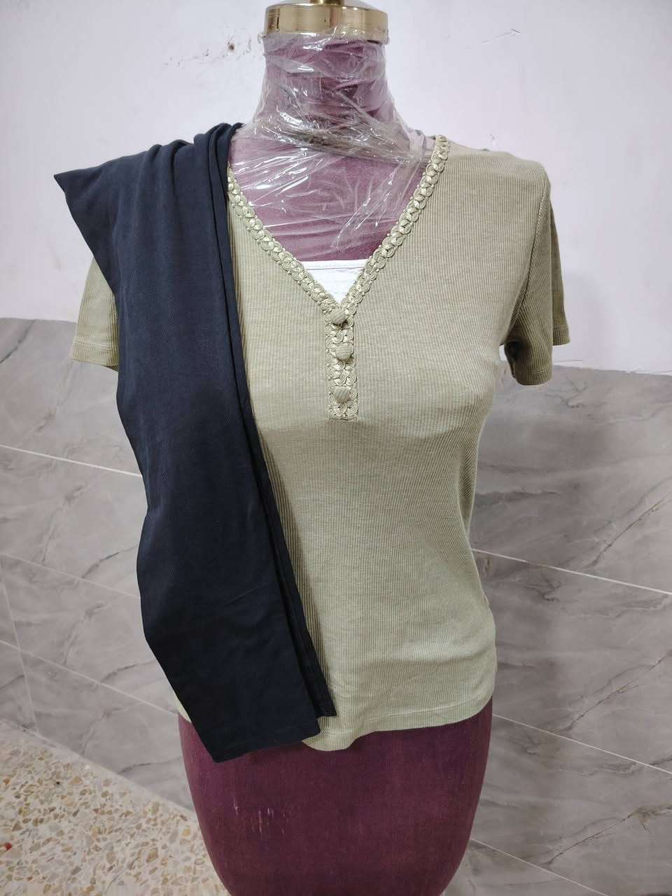 تراكات نسائي شي ان تشتري صوره تراك وعلئ هذا رقم وتساب تحجز توصيل كل محافظات اكو لحجز ***********
