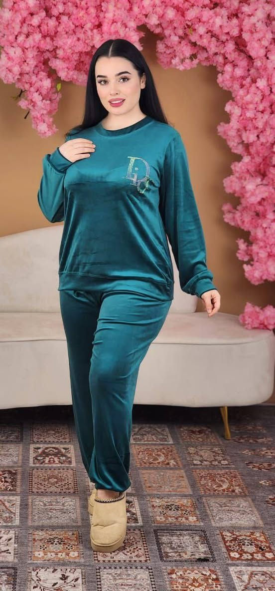 ✨ تراك  رياضي ✨ ازياء بيلا 
متوفرة بأحجام: 
M-L-XL-XXL
L.XL.XXL.3XL
قوالب كبيره وراهيه يلبس لحد وزن 115
✔️ موديلات متميزة
✔️ جودة خياطة عالية

سعر القطعه 13 قطعتين 25الف 

📞 للاستفسار: ***********

توصيل 5 جميع محافظات العراق
