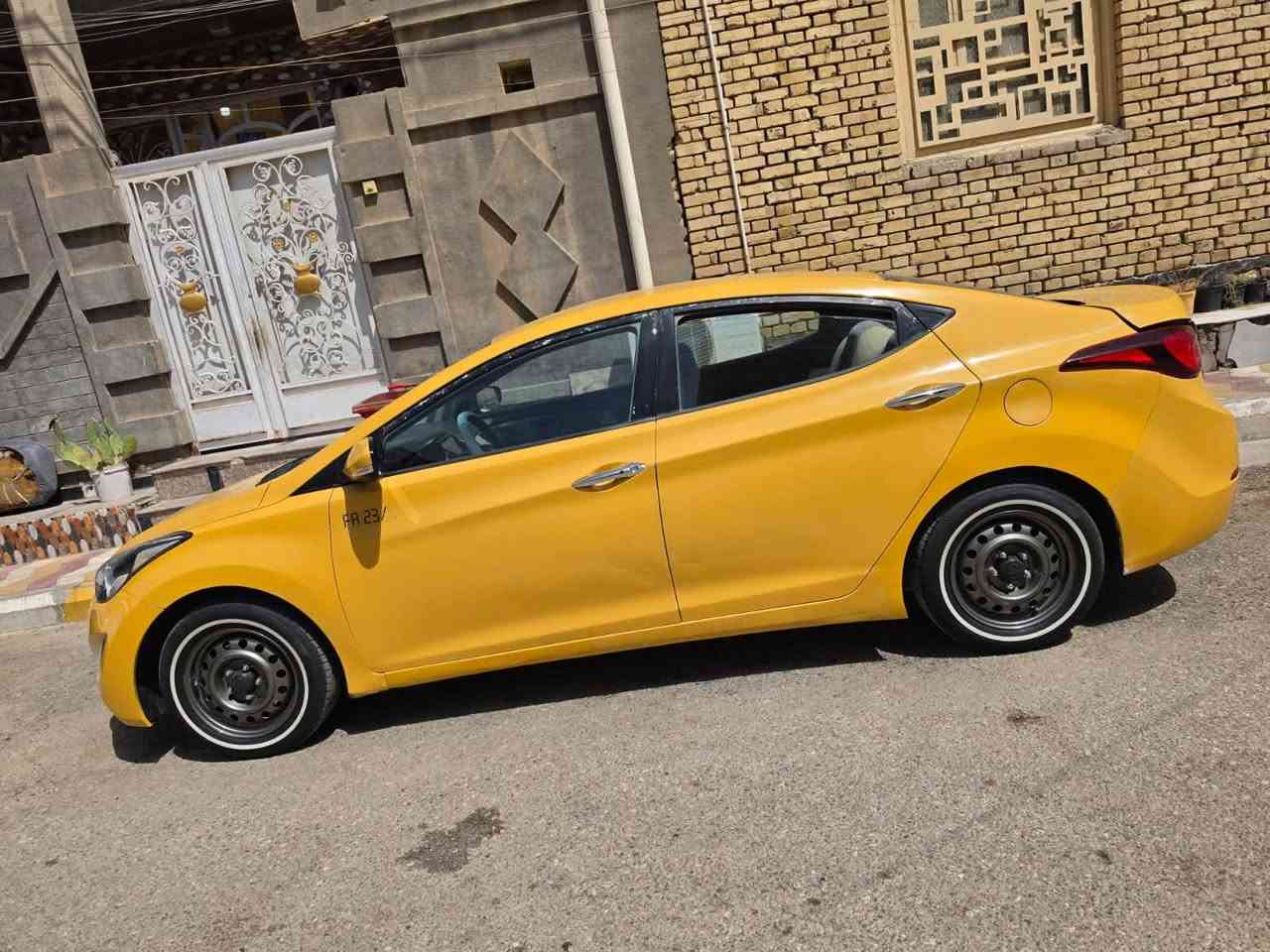 السلام عليكم
الانتره 2015 خليجي 
طخه الجاملغ الخلفي جوه قبق البانزين
السعر 95 قفل 
التصال علىالرقم ***********
