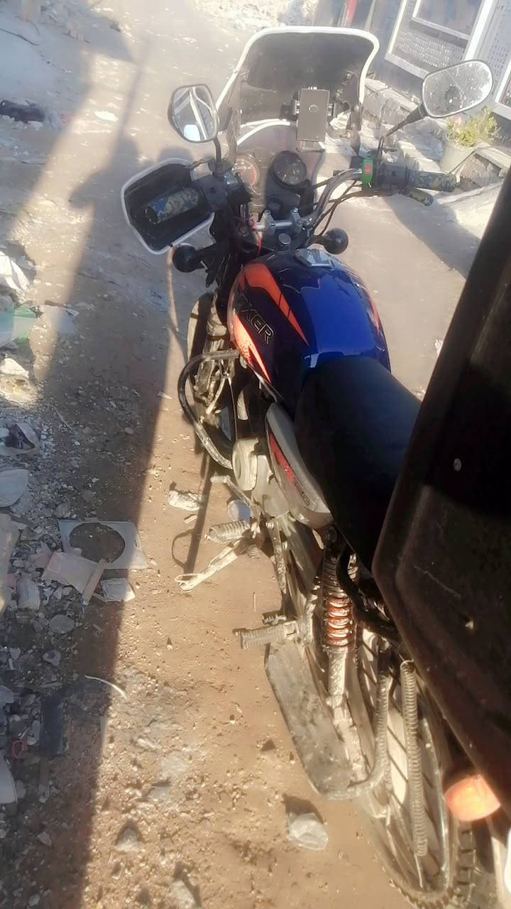 سلام عليكم بوكسر مديل 23 أوراق تالفه وعندي استنساخ دراجه خير من الله من ايدك للشارع ومكينه خرسه لا نتقيص ولا تبخير عارضهه بمليون وبيهه مجال العنوان مدينه الصدر الرقم ***********
