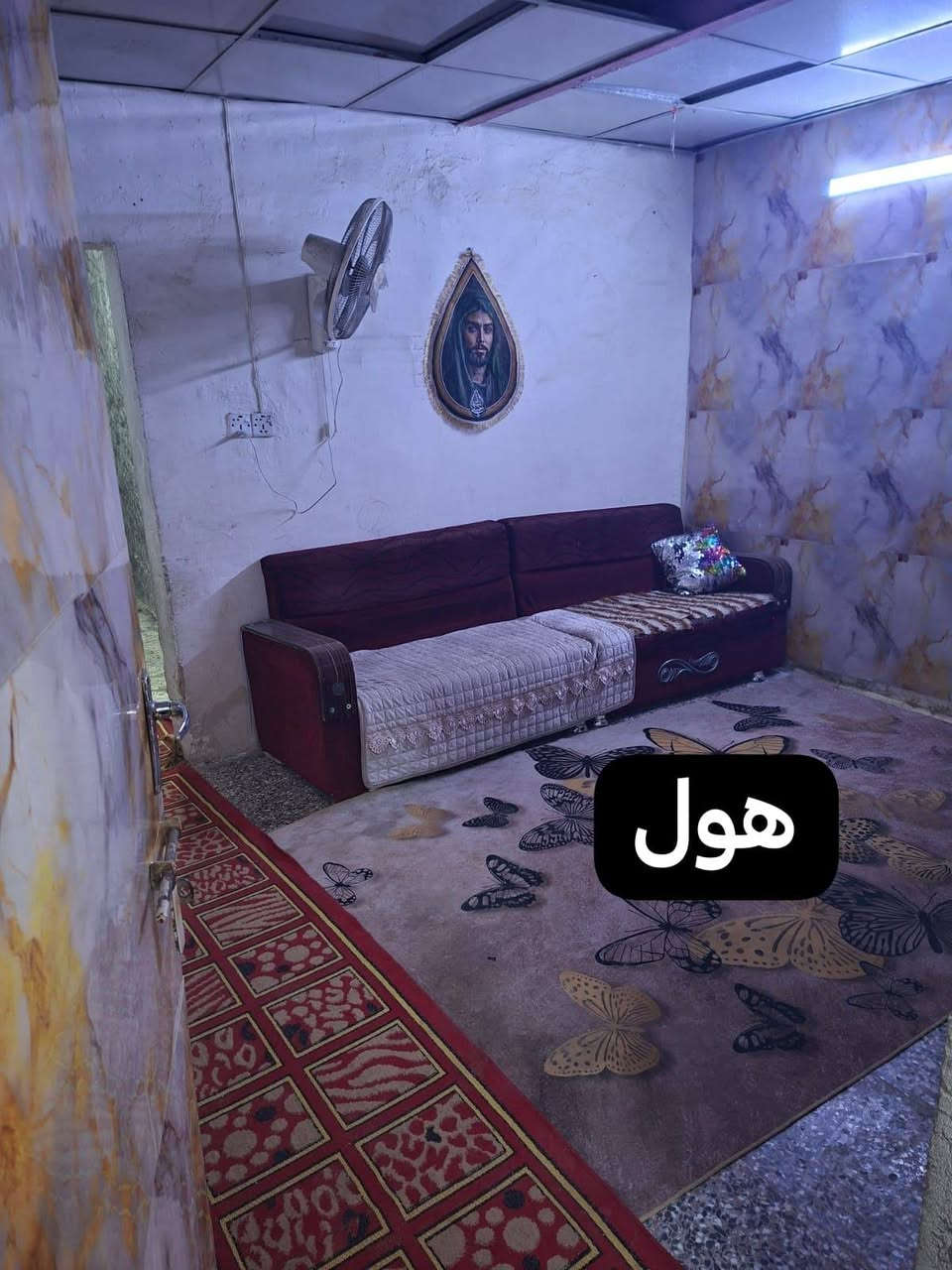 بيت تجاوز للبيع في مدينة الصدر قطاع 34مجاور محطه وبانزين خانه قطاع 34 مساحته 150متر يحتوي البيت على ثلاث غرف واستقبال وهول الفرع مبلط السعر 45 مليون وبي مجال بسيط اتصال ***********
