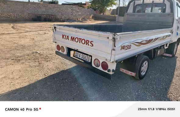 السلام عليكم كيا حمل موديل 2006 حصه كاز بيه رقم جديد سنويه 2027. محرك شرط كير شرط شاصي شرط بيه مكانت صبغ سياره بسمي شرط تحويل. هزه جديد سيار ماتصرف عليه كلشي جاهزه مكان السياره الكسك سعر 90 وبيه مجال موشري لاتصل ***********
