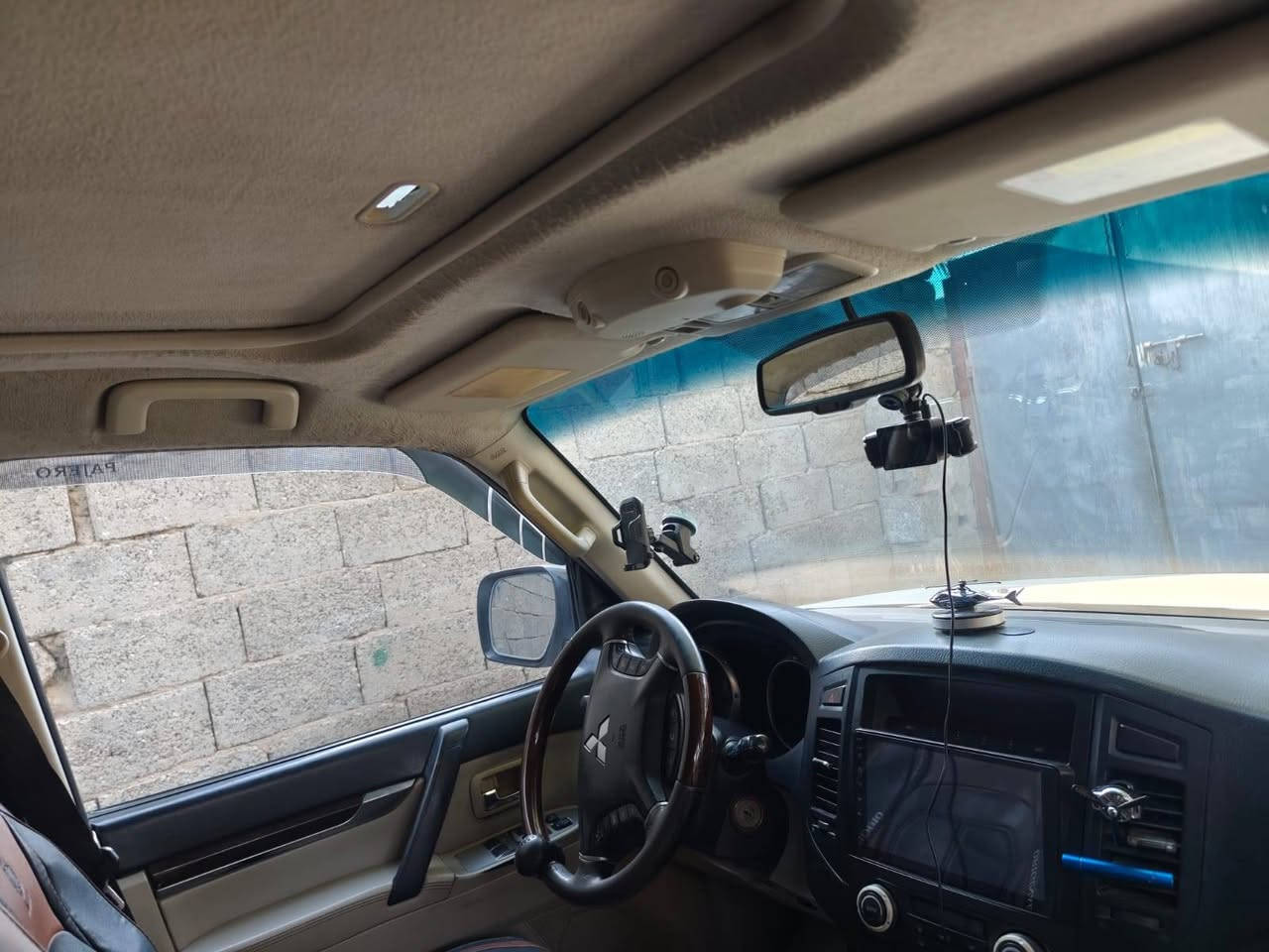 السلام عليكم
باجيرو حبتور 2010 رقم بغداد بسمنه سياره جاهزه ومكفوله محرك 3500 السعر 155 بيها مجال مكان السياره بغداد معامل  العماري رقم الهاتف ***********
