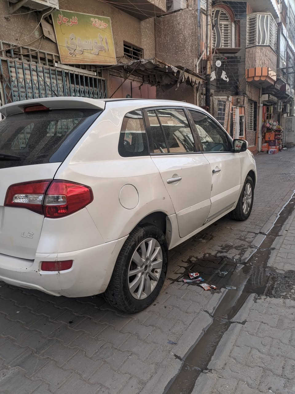 السلام عليكم للبيع رينو كوليوس موديل 2014 استلام الشركة العامة
مكينة كير جيد جداً 
صدر جديد 
تخم تاير جديد 
نقص تبريد فقط 
السيارة بيها 4 قطع صبغ 
مكان بغداد الكاظمية أو التاجيات
السعر 78$
***********
***********
