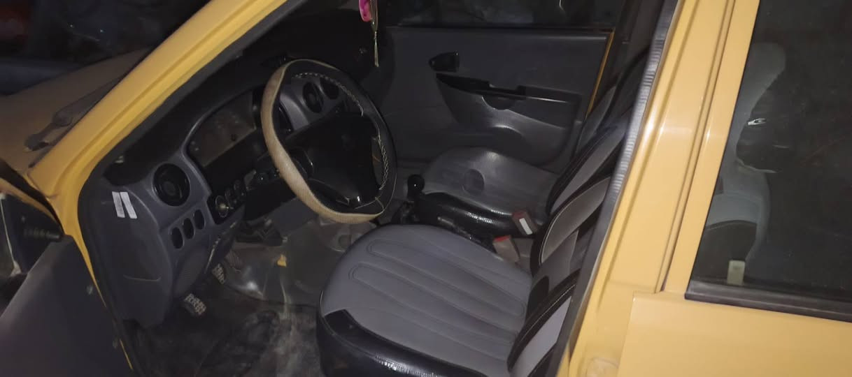 سيارة سايبة للبيع 2016 سيارة مبدل بنيد بس والباقي كوله مكفول السعر 45 وبيها مجال ***********4
