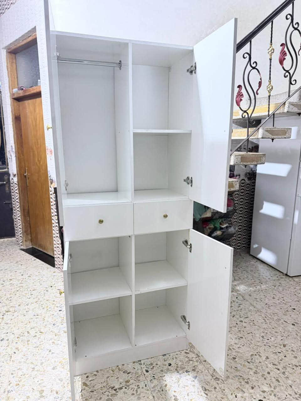 مرجوحه عش الملكه 85 ميز طعام 175 كنتور 150 المكان بغداد جديده *********** واتساب @الجميع
