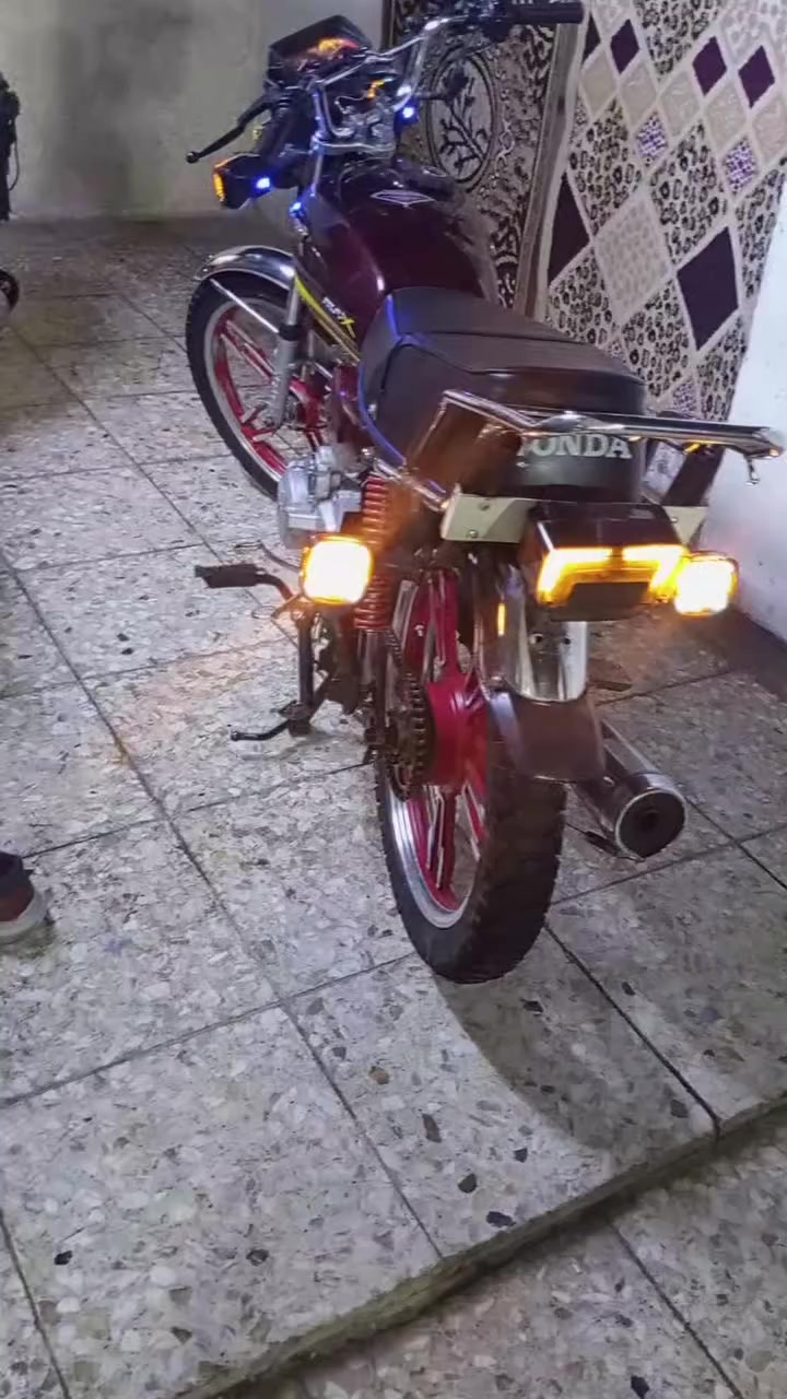 السلام عليكم ايراني سونيك 5 قير الدراجه نظافه فول خير من الله مو عاوزه اي شيء لا تنقصا صور الدراجه نظافتها قدامك تصوير مكينه خرسه مكاني حي النصر بغداد 055...***********
