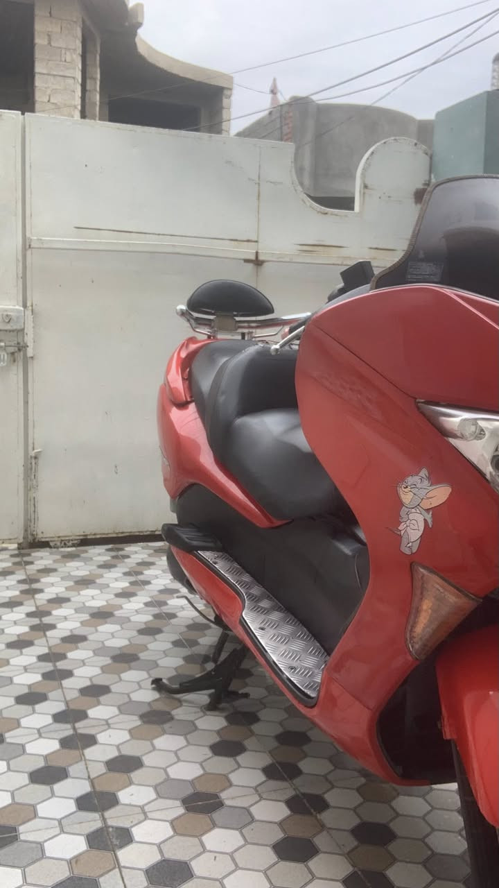 دراجه فورزه 08 كرستال
دراجه حيل ناعمه ونضيفه مال جناي 

شلعه ومعدل تشك الكاع عليها ادامه للكلجات 

مكينتها خير من الله مصورها شوفت عينكم 

بيها منضومه زنون عالي ناصي 

كفراتها حلوات لا شخوط ولا كسور لون احمر 

دراجه متعوب عليها مو شلون مجان يعني كامله نواقص خفيفه بعدهلها 

دراجه مكانها ديالى بعقوبه       سعرها ١١٠٠ وبيها مجال للشراي

شراي اتصل ***********
