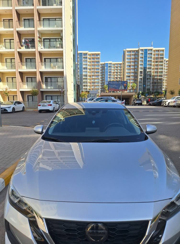 للبيع سيارة نيسان سنترا موديل ٢٠٢٠ وارد امريكي لون سلفر فول مواصفات عدا الفتحة مواصفات SV السيارة بي بابين وجاملغ خلفي صبغ  و الباقي مكفول ماشي ٥٣ الف فقط كير و محرك مكفول و ما مفتوح حجر صالنصة و الرادار موجود سنوية جديد رقم جديد زينكة مدفوع هزة جديد يعني ربع دينار مصرف مابي بسمي السيارة شرط التحويل و الوكالة 
مواصفات 
بلاجكتور 
ويل كروم اسود 
حساس 
رادار ٣٦٠ درجة 
بصمة أبواب + تشغيل 
كشنات جلد 
داخل مشمشي 
كشن جك 
تحكم ستيرن فول + تحديد سرعة 
٤ جامات كهرباء + مراية كهرباء 
أنظمة قيادة ECO + NORMAL 
شاشة كاربلي + كامرة دوارة 
شاشة اعطال (ديجتال) 
تحكم بالاضواء الداخلية 
كير اتوماتيك 
محرك ٢.٠ دوش 
و بعد مواصفات هواية مكان سيارة اربيل سعر ١٢٥ و بي مجال بسيط رقم موبايل اتصال او واتساب
*********** أربيل, العراق
