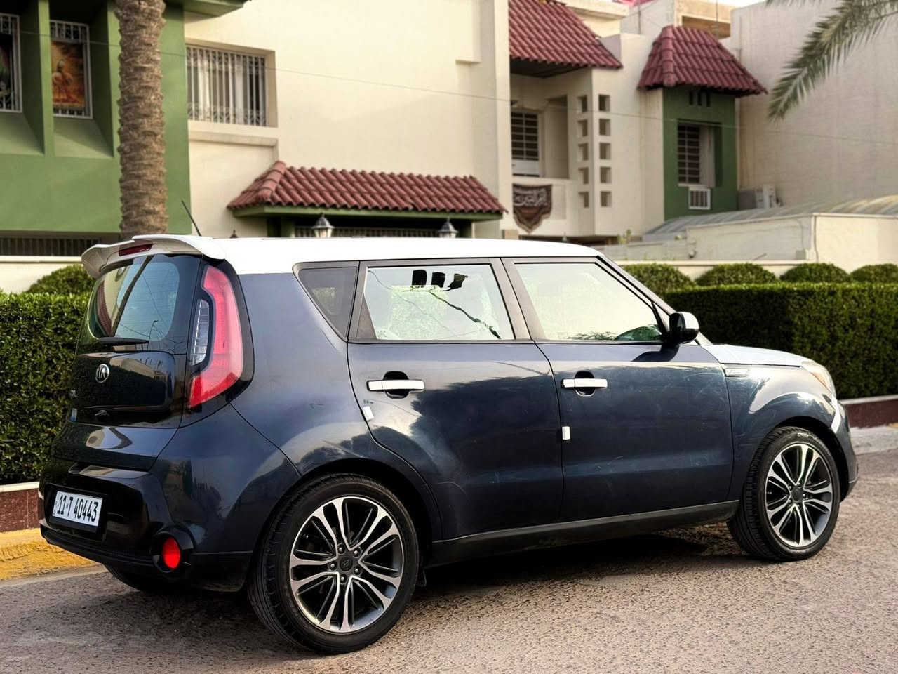 سلام وعليكم كيا صول موديل ٢٠١٦ الحادث امريكه بنيد فقط
وهنا بل العراق صار بيه بابين وجاملغ اثر شخط بدون دواخل
وسونار مرفق بل منشور وكلشي واضح كدامك  
فول مواصفات عد الفتحه ولبصمه 
تو كلر يعني قماره بيضه بلاديه 
مكينه ٢٠٠٠  مكفوله
 لاتبخير لاتنقيص مكفوله
شاشه اصليه كامره دواره 
كشن السايق كهرباء 
كشنات جلد اصلي داخل لونين  وبعد بيه هواي مواصفات 
تحكم ستيرن 
ويل جبير 
سياره ماشيه حقيقي ٩٠ الف 
 رقم بغداد نكليزي تحويل ثاني يوم هزه جديده 
سعر (105) وبيه مجال حك جيه
مكاني بغداد الرصافه 
*********** الشراي يتصل
