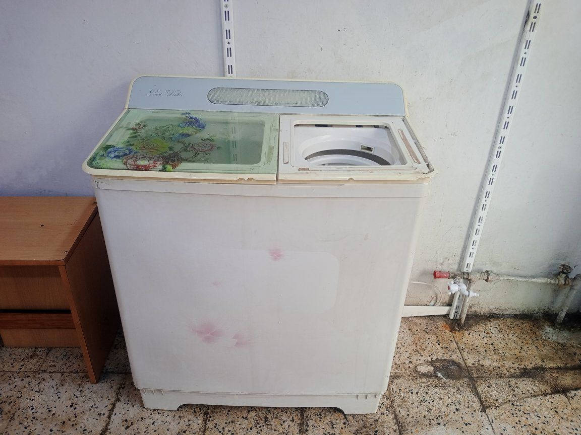 سلام وعليكم شباب غساله نضيفه شغاله كلشي ما يعوزها سعر الغساله 35وبيها مجال
محفوره نضيفه حيل سعرها 25بيها مجال  بيع مستعجل الاتصال
***********
