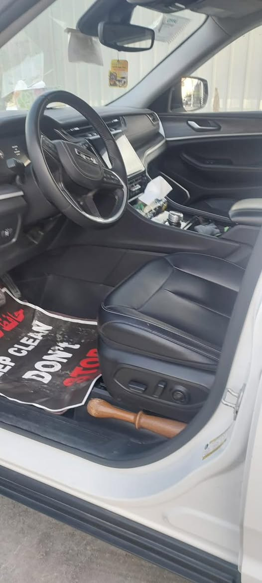 السلام عليكم جيب ابلاك لمتت فول فتحت سقف مكان السياره بغداد الحسنيه السياره امرقمه بغداد حادث بس بنيد يوجد سونر مال المندلاوي السعر 330ورقه للستفسار التصال *********** امرارس حسب القناعه موديل 2023
