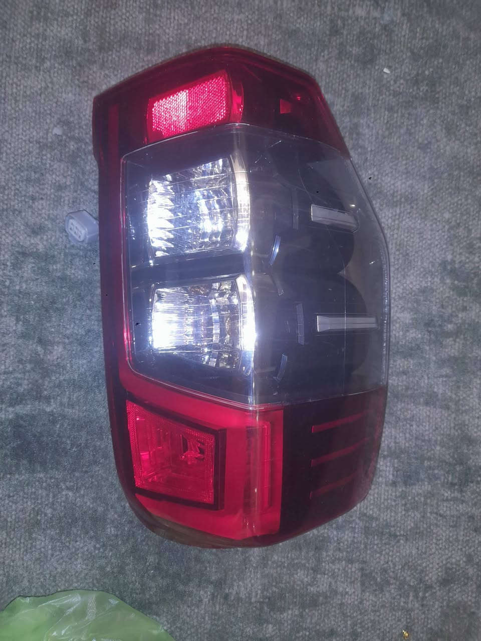 سلام عليكم متوفر جهه السائق جديد اصلي
قيم واخذ 
***********
