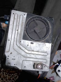 Xbox one جهاز   الجهاز تعبان تراه بس شغال وكامل  مابي اي شكل تعلب وهاي...