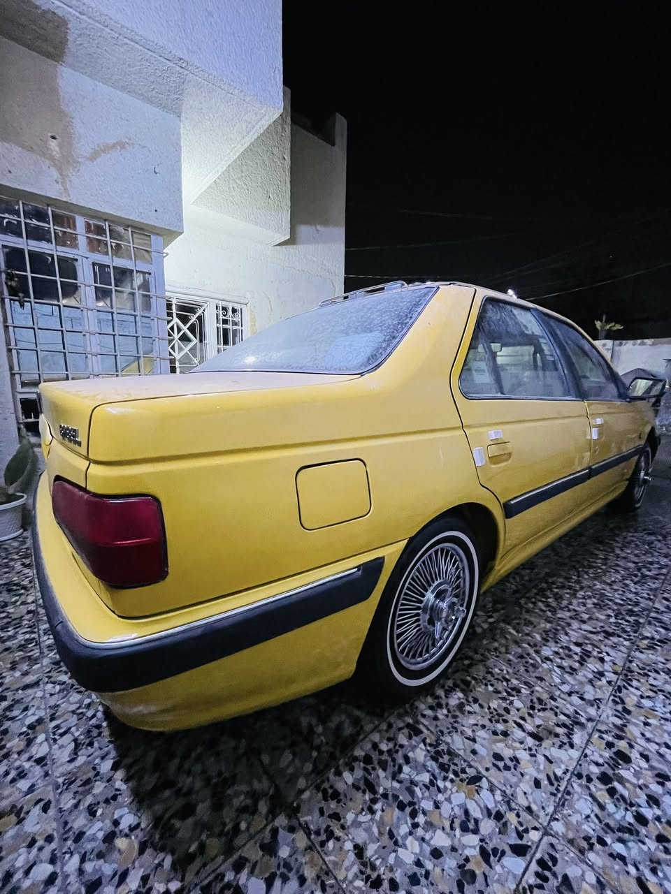 السلام عليكم بـيـجـو بارص 2015 السياره كفاله عامه بس هلالات فقط السياره جاهزه للاخير مدوشمه ارضيه وتنتة تخم تاير جديد تخم وياله جديد السياره صدرهة مال زيرو ترايهة يخبل مال جناي مكينه وكير كفاله جاهزه السياره ربـع مذب عليهة رقم بغداد مكاني بغداد (السعر 53 ) وبيهة مجال قليل الموشراي لا يتصل وكلشي موجود بل سوك للتواصل *********** مامتواجد علفيس
