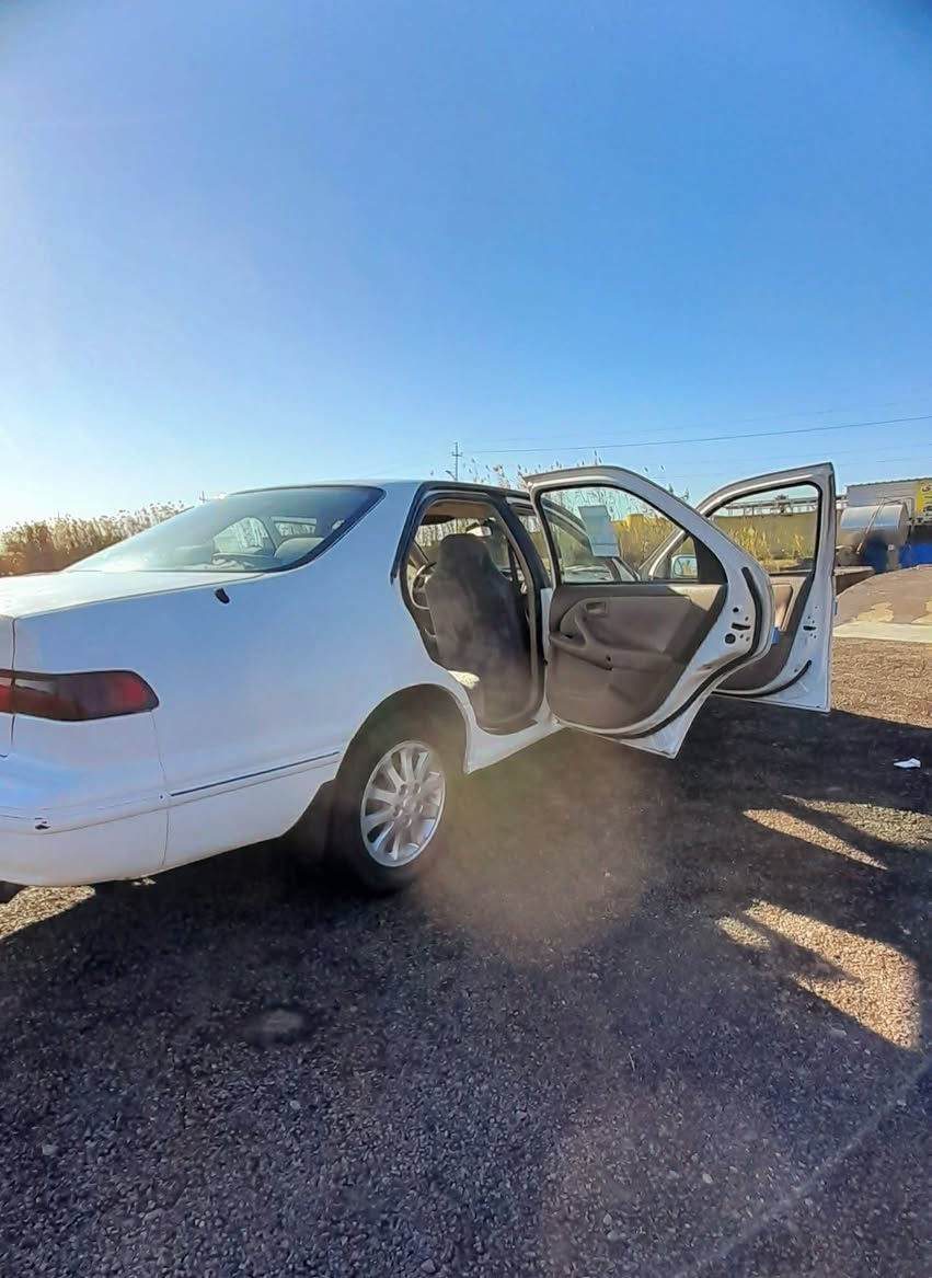 للبيع كامري موديل 2000 رقم بغداد دولي الجديد هزه جديده  بيها يم قطعه صبغ ابيع حزام تريد تفاصيل اكثل خابرني المكان الانبار الكرمه داخل السور الرقم *********** السعر 80 وبيها مجال قليل
