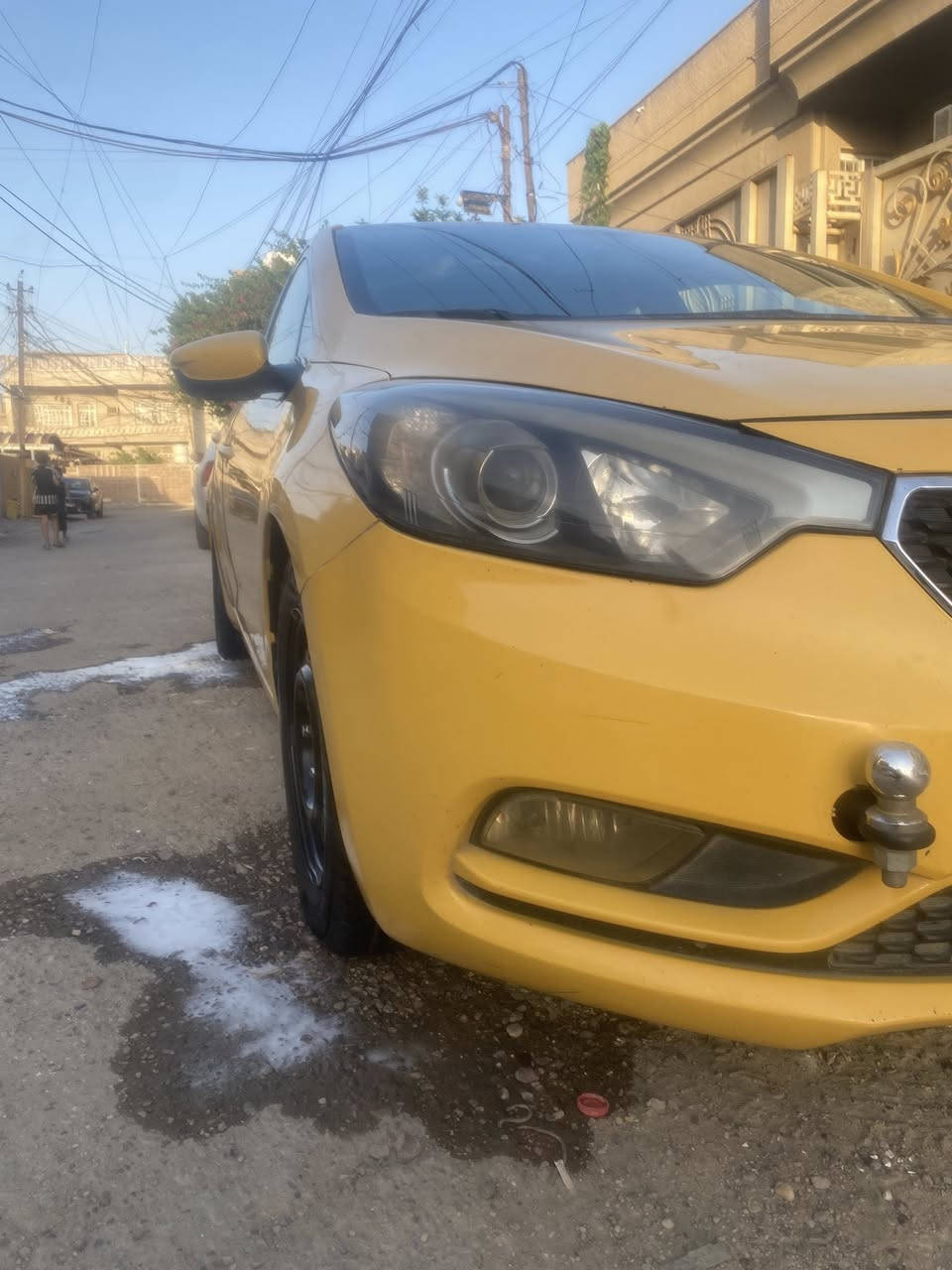 كيا فورتي موديل 2015 

رقم جديد مصفره من كلشي 

حادثها بس البنيد تبديل

تايرات جدد

باتري جديد . صدر جديد داينمو سلف جدد

شاشه كامره داخلها مدوشم 

مكينه لا تبخير ولا تنقيص حته ما مفتوحه كيرها مفتوح تبريد ثلج 

بيها شغلتين نقص . الباب وره الصدر بي طخه خفيفه . وبيها ABS عاطل . سعرها 105 وبيها  مجال كلش بسيط 

مكانها الامين الثانيه 

***********
