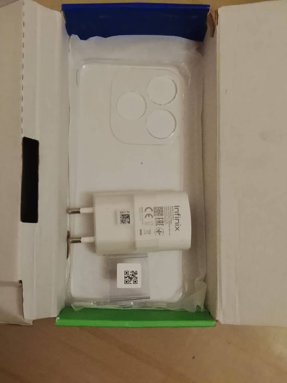 السلام عليكم للبيع
جهاز انفنكس سمارت 8 
Infinix Smart 8
ذاكرة 128 8GB 
90hz
المكان بغداد الجادرية 
قرب جزيرة الأعراس 
الجهاز غير مفتوح وكل شي بلادي 
 للبيع نظيف جدا


**إذا كنت صاحب هذا الإعلان وتريد حذفه لأي سبب، رجاءا أرسل رسالة إلى الدعم الفني**