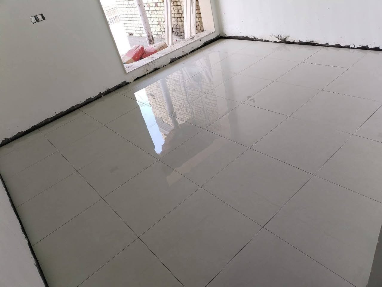 تطبيك جميع انواع السيراميك المتر ب 5 متفرغ حاليا للتواصل الاتصال على الرقم ***********
